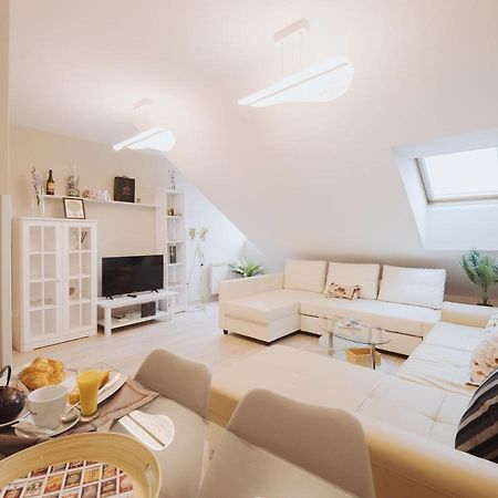 Apartamento Sofia ทอร์เดซียัส ภายนอก รูปภาพ
