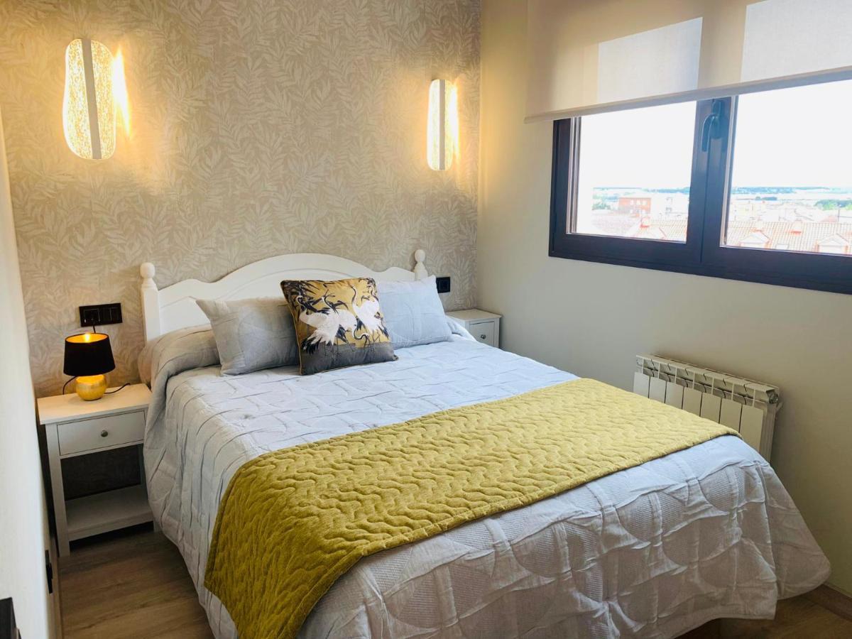 Apartamento Sofia ทอร์เดซียัส ภายนอก รูปภาพ